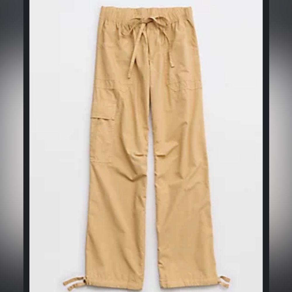 Aerie Avenue Baggy Cargo Pants NWT (Small)